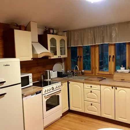 Сasa de vacaciones Modrzewiowy Dworek Zyzdrojowy Piecek